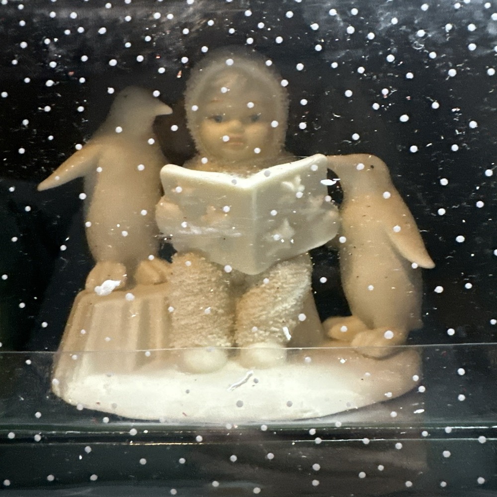 Department 56 Snowbabies "Read me a story" BRAND NEW/NEVER DISPLAYED